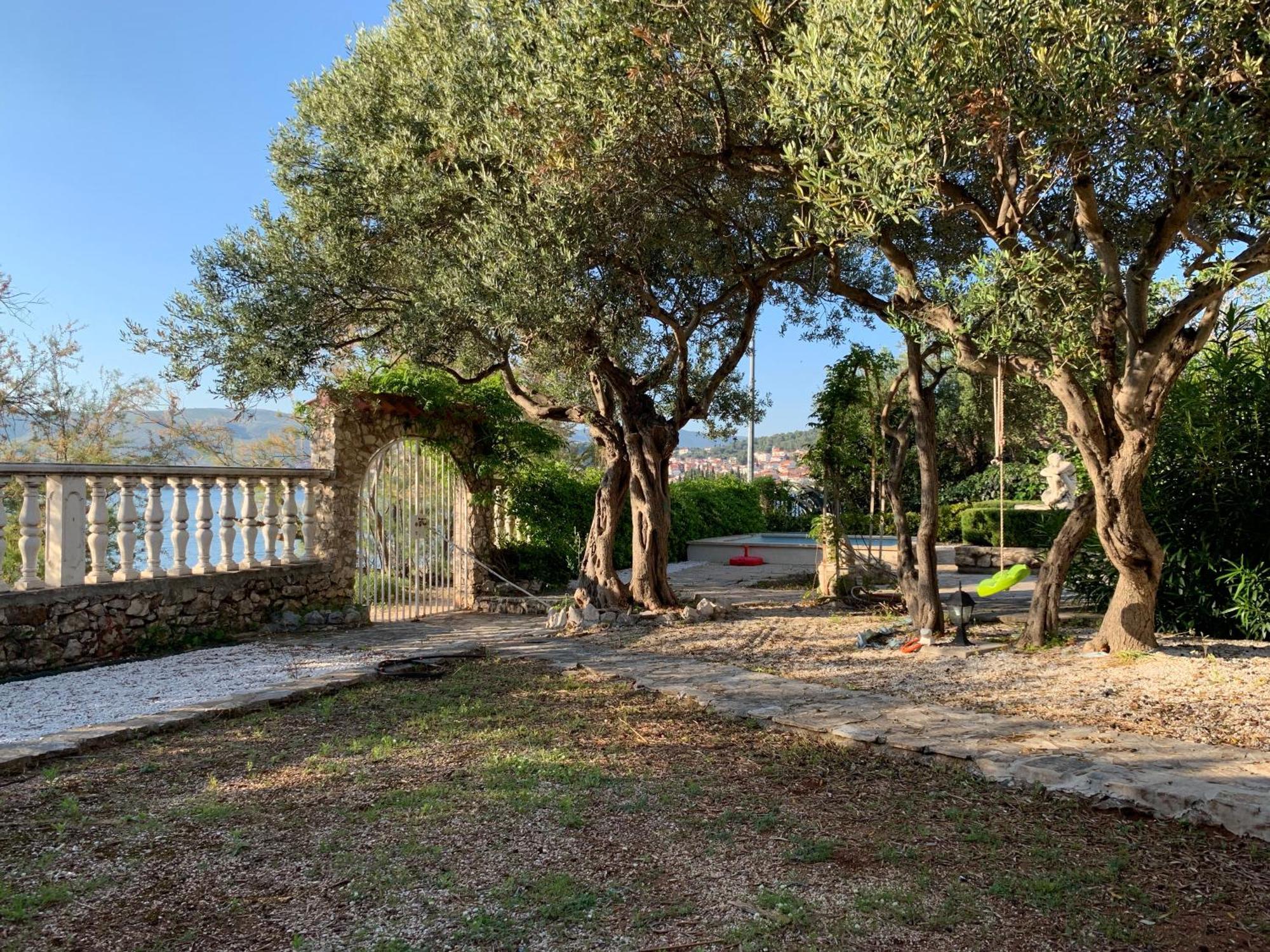 Apartments Villa Julia Trogir Exterior foto