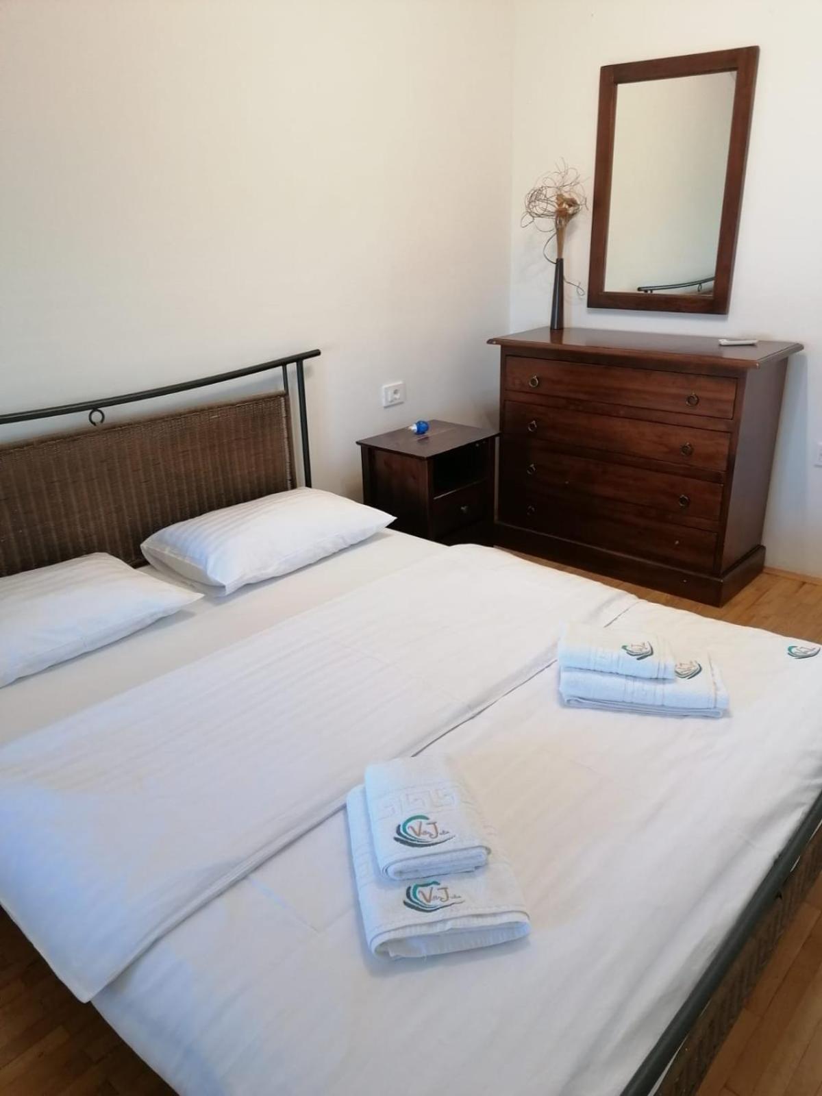 Apartments Villa Julia Trogir Exterior foto