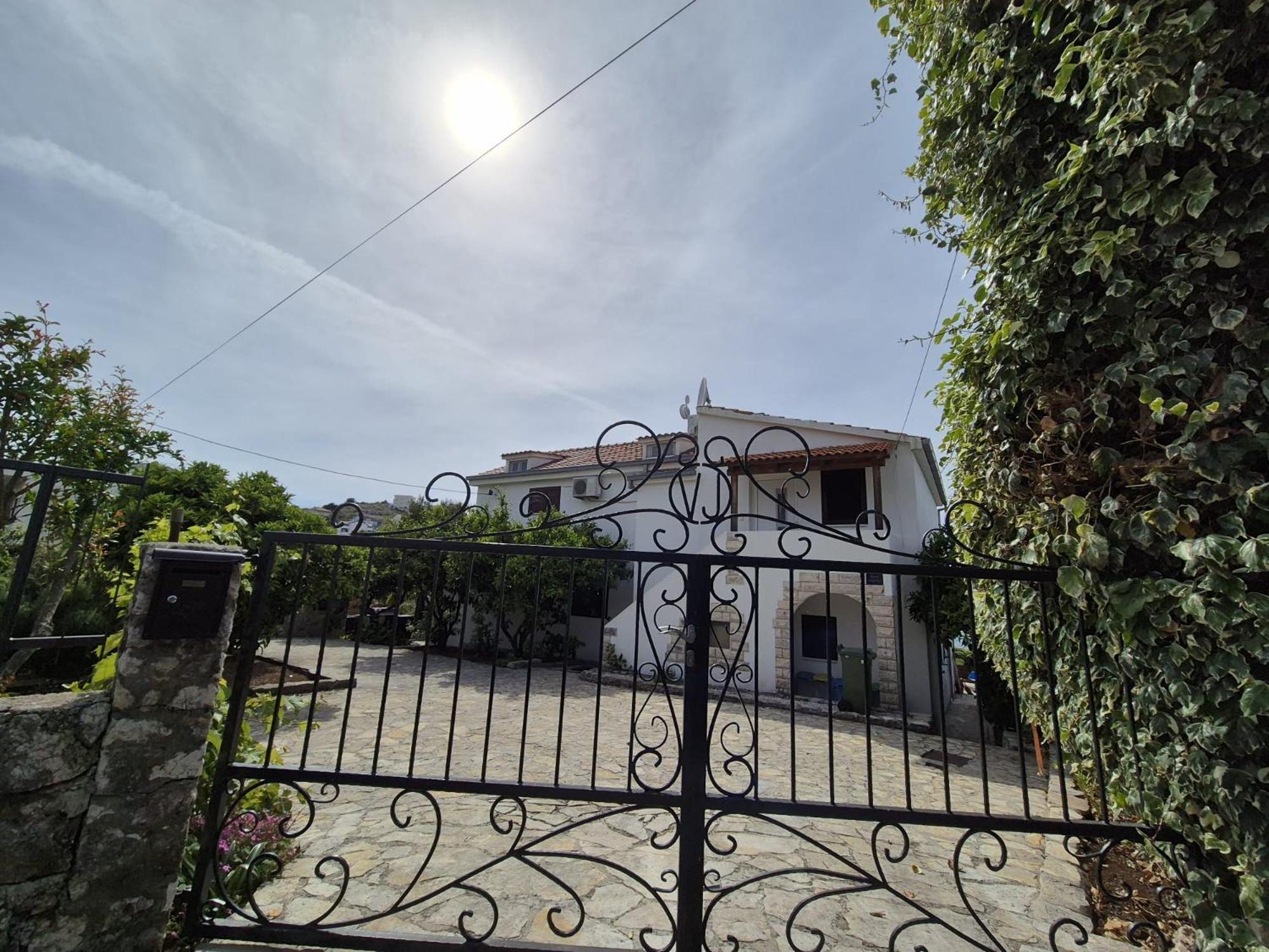 Apartments Villa Julia Trogir Exterior foto