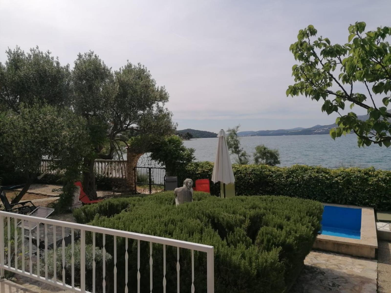 Apartments Villa Julia Trogir Exterior foto
